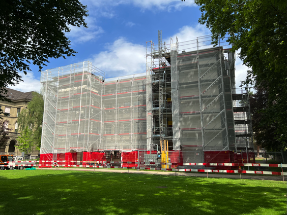 AFB331A8-715F-4F6F-B16B-0D340AF96BA9_1_201_a